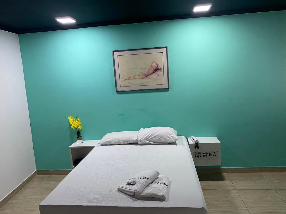 Light Motel 과룰류스 외부 사진